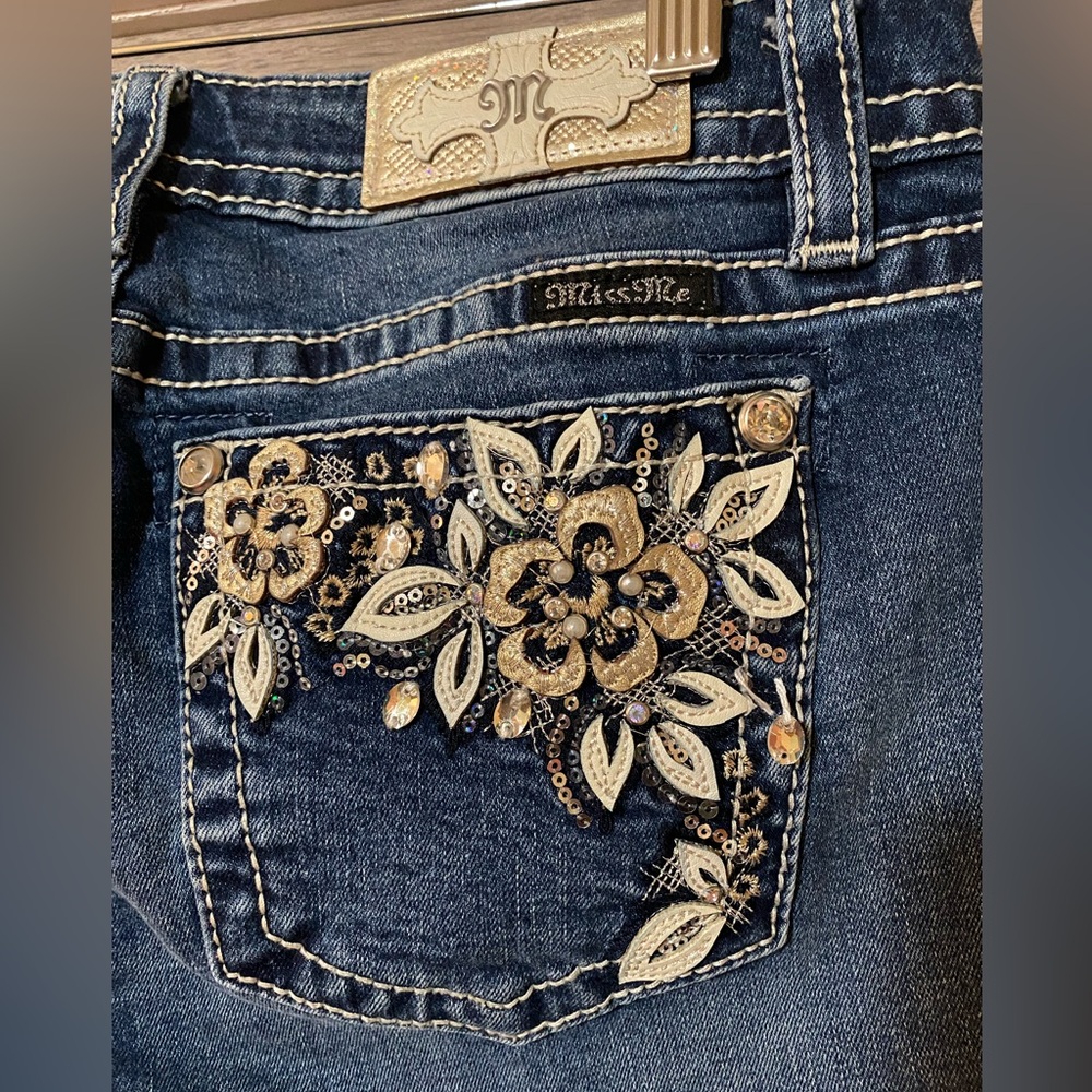 Miss Me Capris - Picture 4 of 5